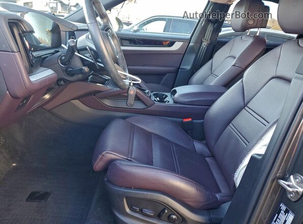 WP1AA2AY2RDA13273 2024 PORSCHE CAYENNE Charcoal Widok wnętrza z przodu