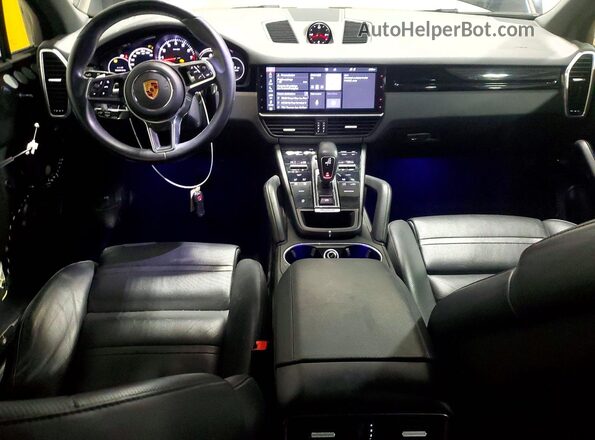 WP1AA2AY3LDA02192 2020 PORSCHE CAYENNE Black Dashboard view