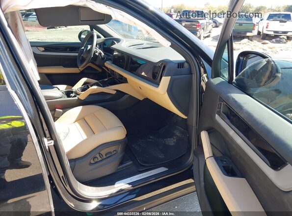 WP1AA2AY3SDA02921 2025 PORSCHE CAYENNE Black Widok wnętrza z przodu