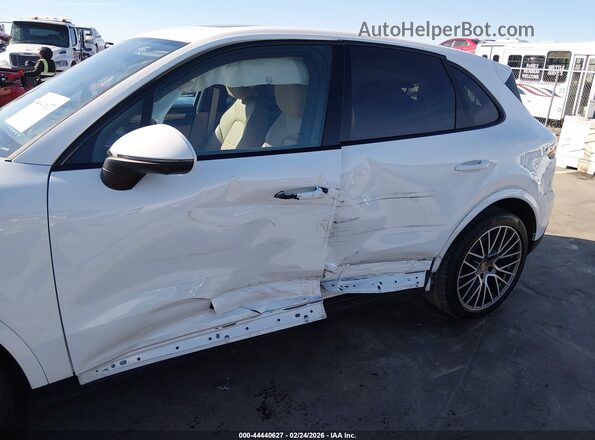 WP1AA2AY4PDA00196 2023 PORSCHE CAYENNE White Front view
