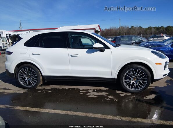 WP1AA2AY4PDA00196 2023 PORSCHE CAYENNE White Rear interior view