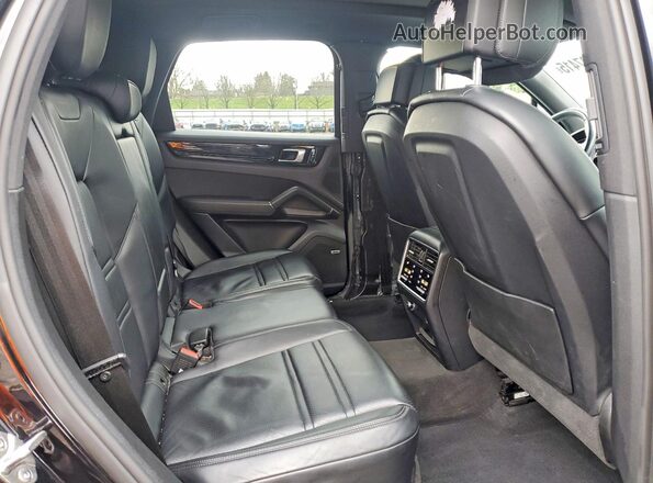 WP1AA2AY5KDA06131 2019 PORSCHE CAYENNE Black უკანა სალონის ხედი