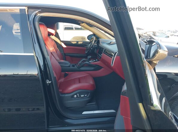 WP1AA2AY6LDA10495 2020 PORSCHE CAYENNE Black Widok wnętrza z przodu
