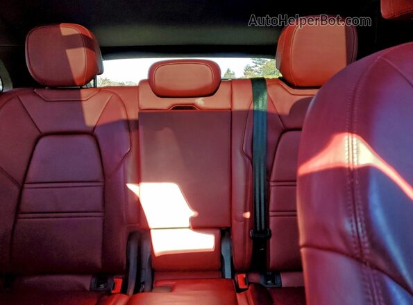 WP1AA2AY8MDA07664 2021 PORSCHE CAYENNE Black Rear seats view