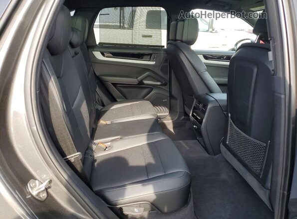 WP1AA2AY9RDA09740 2024 PORSCHE CAYENNE Gray უკანა სალონის ხედი