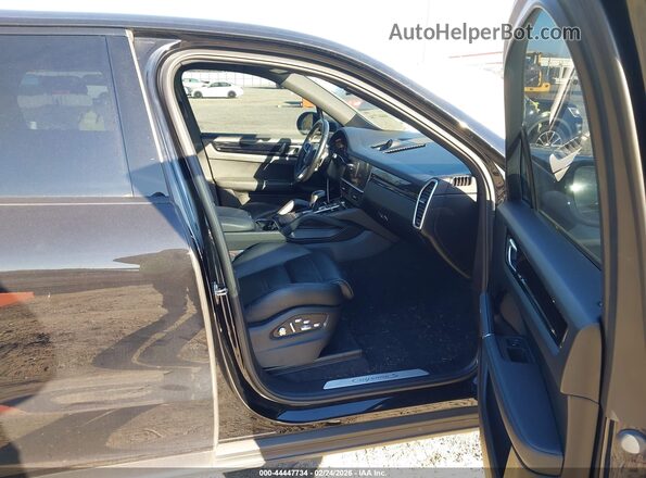WP1AB2AY2LDA27565 2020 PORSCHE CAYENNE Black წინა სალონის ხედი