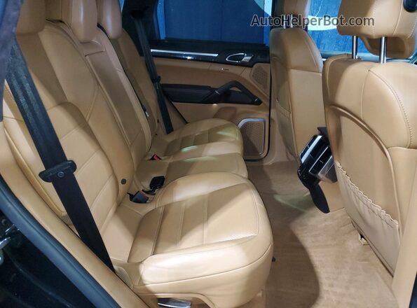 WP1AC2A21JLA85324 2018 PORSCHE CAYENNE Black Սալոնի հետևի տեսք