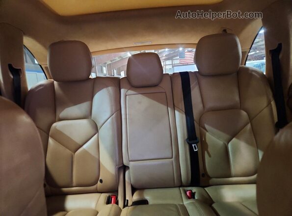 WP1AD2A22GLA71440 2016 PORSCHE CAYENNE White Вид задніх сидінь