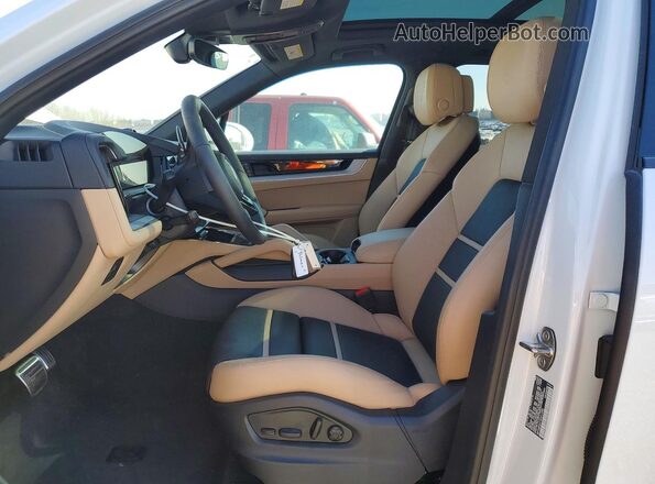 WP1AE2AY7SDA17281 2025 PORSCHE CAYENNE White Vista interior delantera