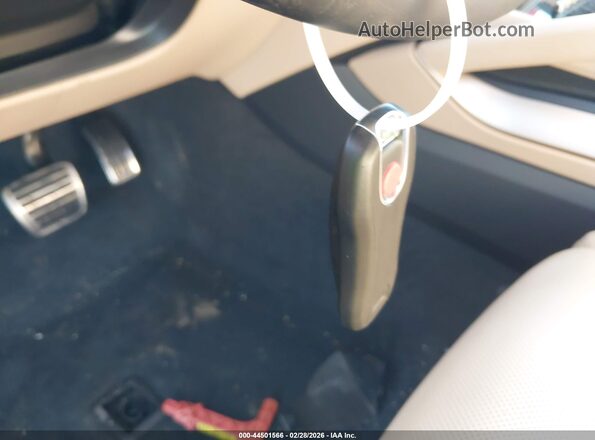 WP1AE2AY9TDA10639 2026 PORSCHE CAYENNE Red Вид панелі приладів