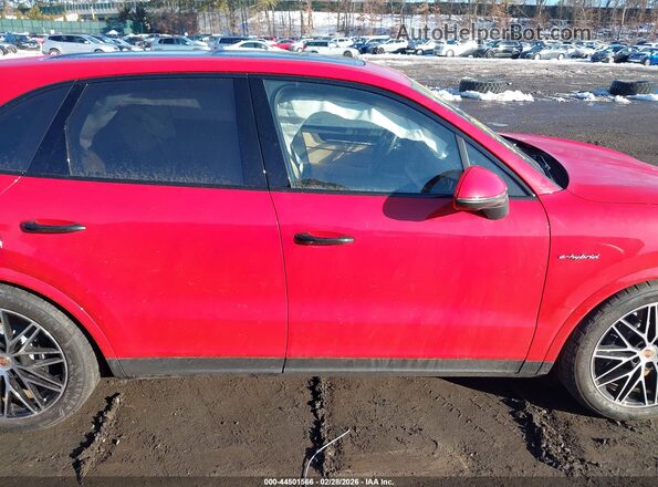 WP1AE2AY9TDA10639 2026 PORSCHE CAYENNE Red Вид задньої частини салону