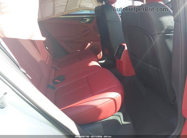WP1AF2A59TLB60419 2026 PORSCHE MACAN White Widok naklejki z numerem VIN