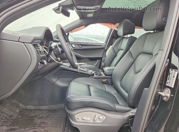 WP1AG2A51TLB41134 2026 PORSCHE MACAN Black 
