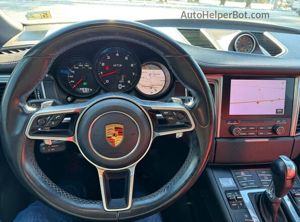 WP1AG2A55HLB56520 2017 PORSCHE MACAN Black Vista interior delantera