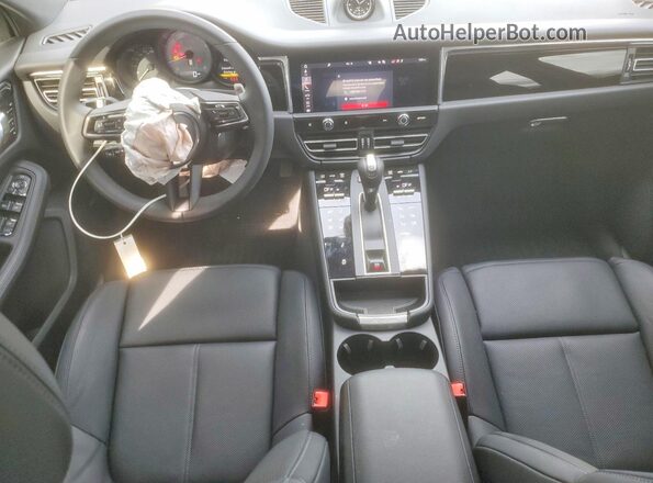 WP1AG2A5XSLB42748 2025 PORSCHE MACAN Black Widok deski rozdzielczej