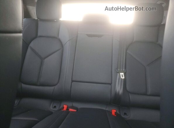 WP1AG2A5XSLB42748 2025 PORSCHE MACAN Black Widok tylnych siedzeń