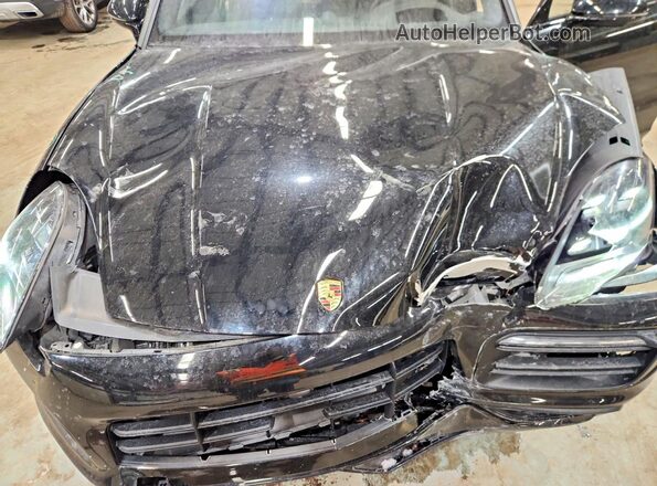 WP1AG2AY1PDA18413 2023 PORSCHE CAYENNE Black Շարժիչի բաժամունքի տեսք