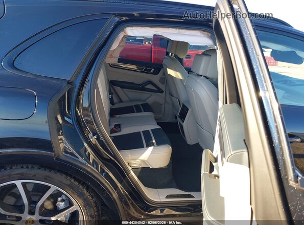 WP1AG2AY5MDA33945 2021 PORSCHE CAYENNE Black Вид наклейки з VIN-кодом