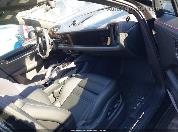 WP1AM2AY5SDA27536 2025 PORSCHE CAYENNE Черный Вид салона спереди