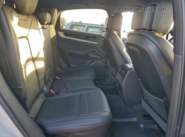 WP1BA2AY9RDA50728 2024 PORSCHE CAYENNE Gray Սալոնի հետևի տեսք