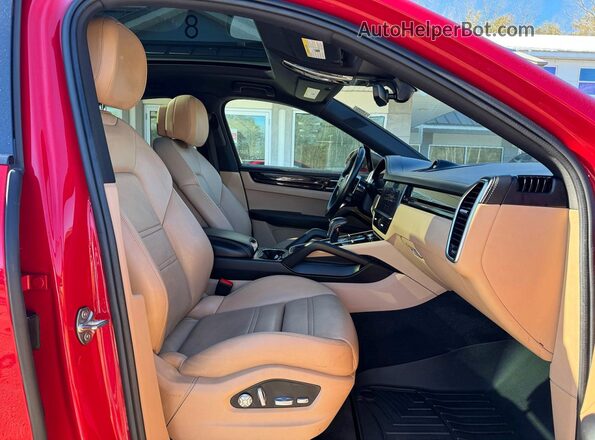 WP1BA2AYXMDA40749 2021 PORSCHE CAYENNE Red Вид спереду