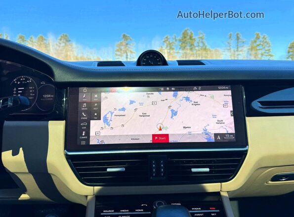 WP1BA2AYXMDA40749 2021 PORSCHE CAYENNE Red Вид задньої частини салону