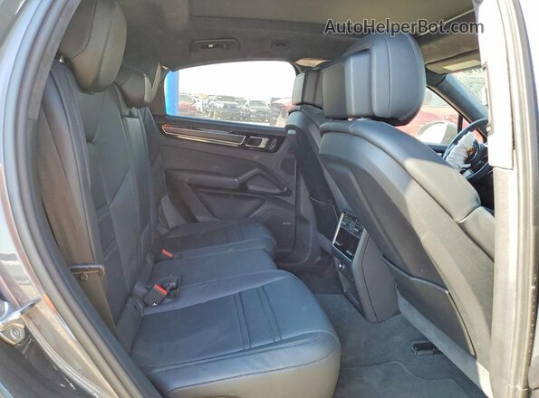 WP1BG2AY5PDA33226 2023 PORSCHE CAYENNE Gray 