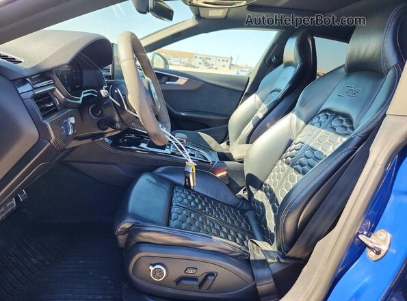 WUAAWCF55MA901715 2021 AUDI RS5 Blue Front interior view