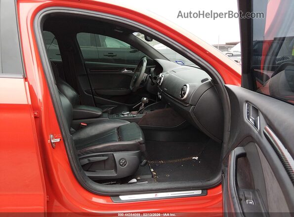 WUABWGFF8J1905483 2018 AUDI RS3 Red Vista interior delantera