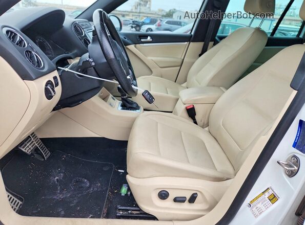 WVGAV7AX2GW014849 2016 VOLKSWAGEN TIGUAN White წინა სალონის ხედი