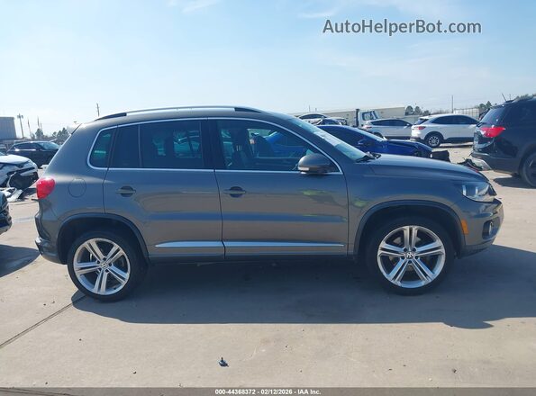 WVGAV7AX4GW087348 2016 VOLKSWAGEN TIGUAN Gray Rear interior view