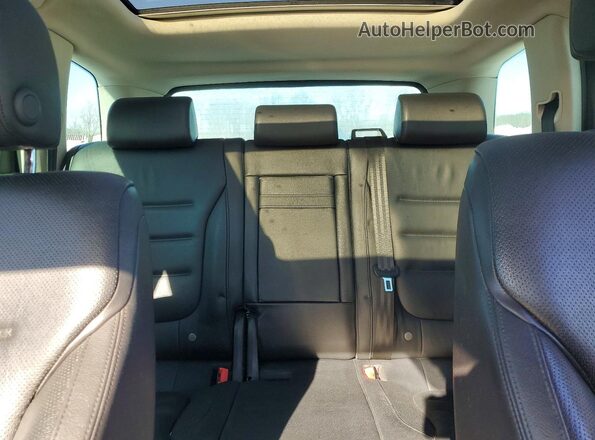 WVGEF9BP0GD010318 2016 VOLKSWAGEN TOUAREG Black უკანა სავარძლების ხედი