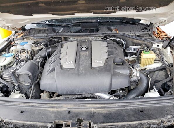 WVGEP9BP3GD000542 2016 VOLKSWAGEN TOUAREG White უკანა სალონის ხედი