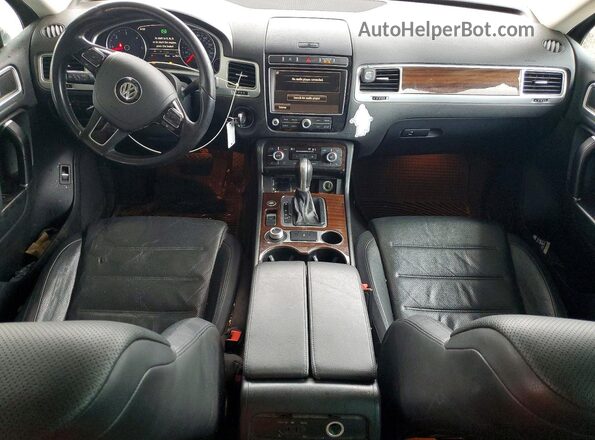 WVGEP9BP3GD000542 2016 VOLKSWAGEN TOUAREG White წინა პანელის ხედი