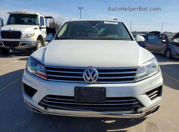 WVGGF7BP4HD006738 2017 VOLKSWAGEN TOUAREG White Vista frontal