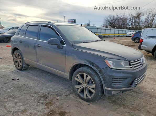 WVGRF7BP0HD005515 2017 VOLKSWAGEN TOUAREG Black 