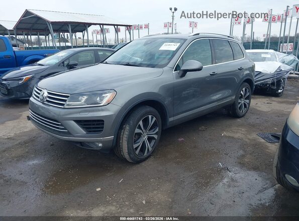 WVGRF7BP2HD000879 2017 VOLKSWAGEN TOUAREG Серый Передняя левая четверть