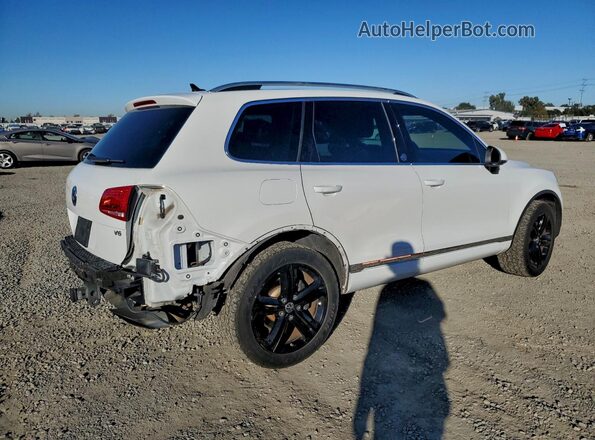 WVGRF7BP4HD006392 2017 VOLKSWAGEN TOUAREG White 