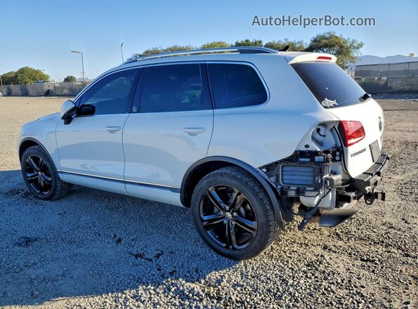 WVGRF7BP4HD006392 2017 VOLKSWAGEN TOUAREG White 