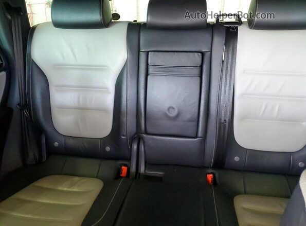 WVGRF7BP6HD003249 2017 VOLKSWAGEN TOUAREG White Widok tylnych siedzeń