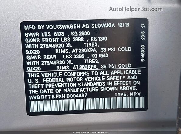 WVGRF7BPXHD004467 2017 VOLKSWAGEN TOUAREG Silver Widok komory silnika