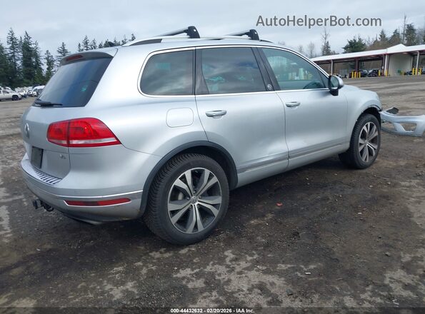 WVGRF7BPXHD004467 2017 VOLKSWAGEN TOUAREG Silver Tył prawy