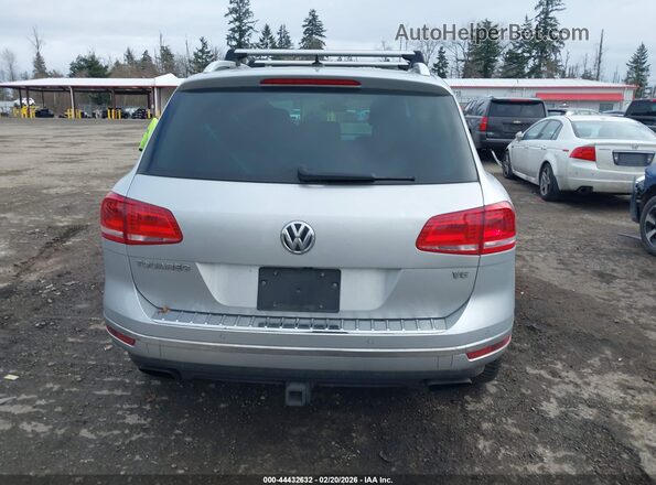 WVGRF7BPXHD004467 2017 VOLKSWAGEN TOUAREG Silver 