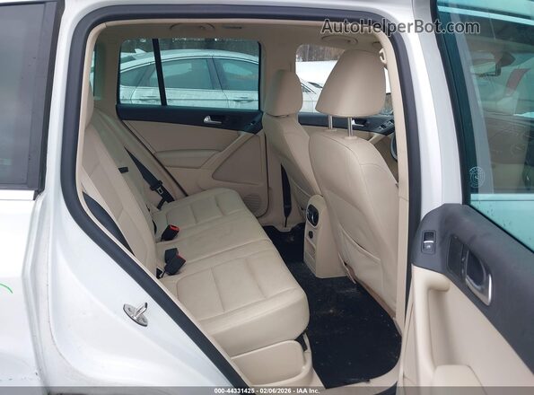 WVGSV7AX9HW510799 2017 VOLKSWAGEN TIGUAN White VIN კოდის სტიკერის ხედი