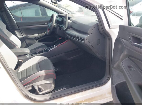 WVWVA7CD9SW212700 2025 VOLKSWAGEN GOLF White Widok wnętrza z przodu
