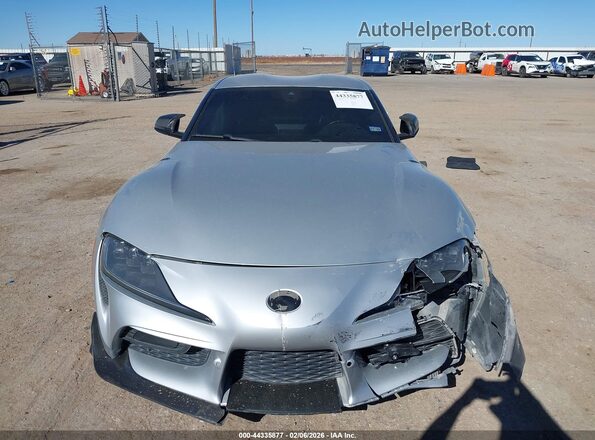 WZ1DB0C04MW037886 2021 TOYOTA GR SUPRA Silver Widok zestawu wskaźników