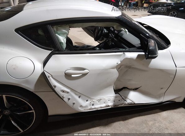 WZ1DB4C09LW028784 2020 TOYOTA GR SUPRA White Front view