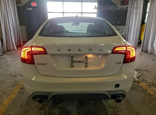 YV126MFL3H2421611 2017 VOLVO S60 White Вид ззаду