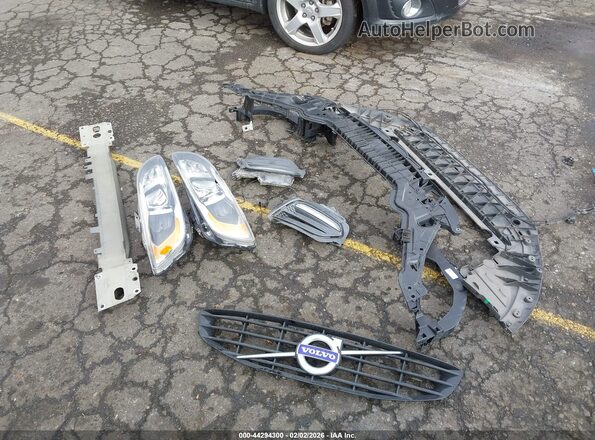 YV126MFL8H2437156 2017 VOLVO S60 Gray Instrument cluster view