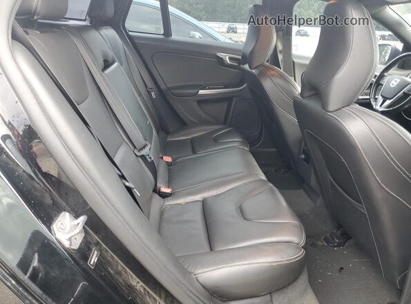 YV140MEK0H1357679 2017 VOLVO V60 Black უკანა სალონის ხედი